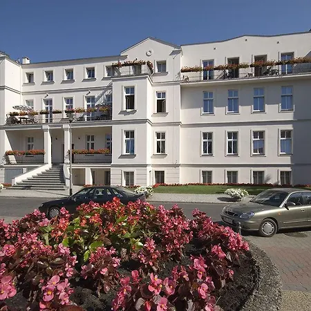 Szálloda Jantar & By Zdrojowa 3*