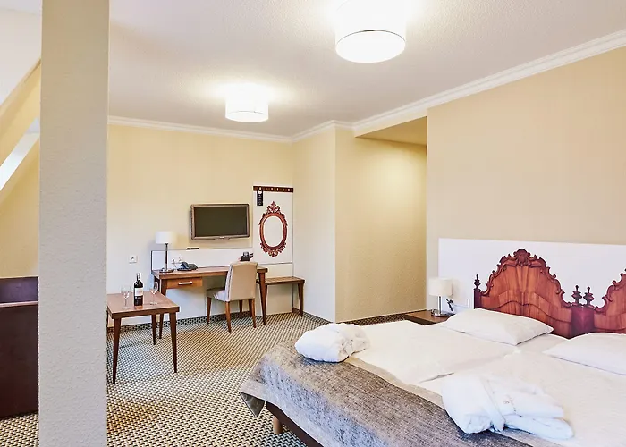 Hotel Jantar & By Zdrojowa 3*