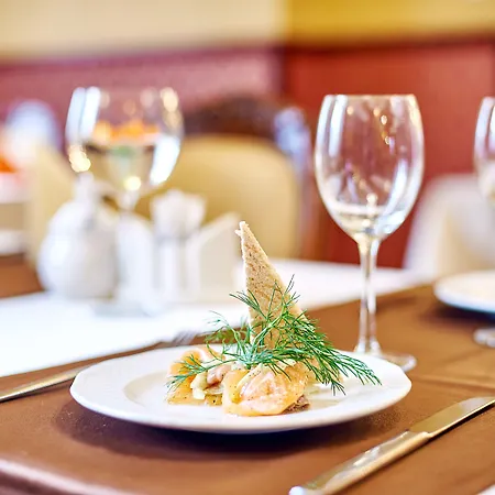 Hotel Jantar & By Zdrojowa 3*